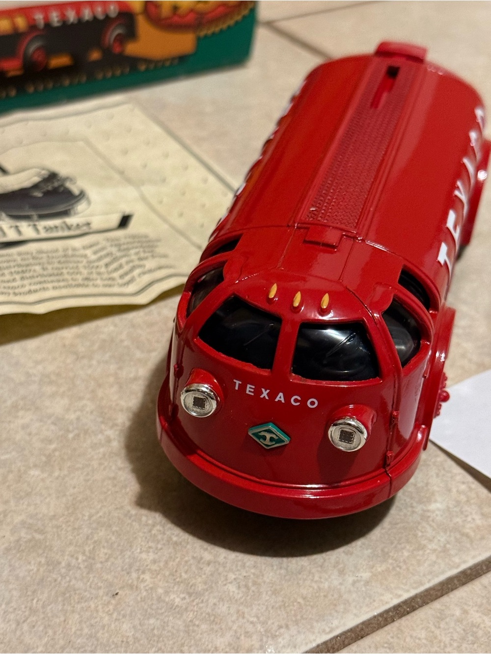 Vintage Texaco 1934 Diamond T Tanker Doodlebug Die-Cast Coin Bank Red 1994